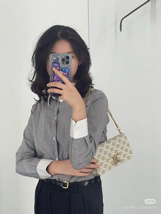 Picture of Celine Handbags _SKUfw225666512fw